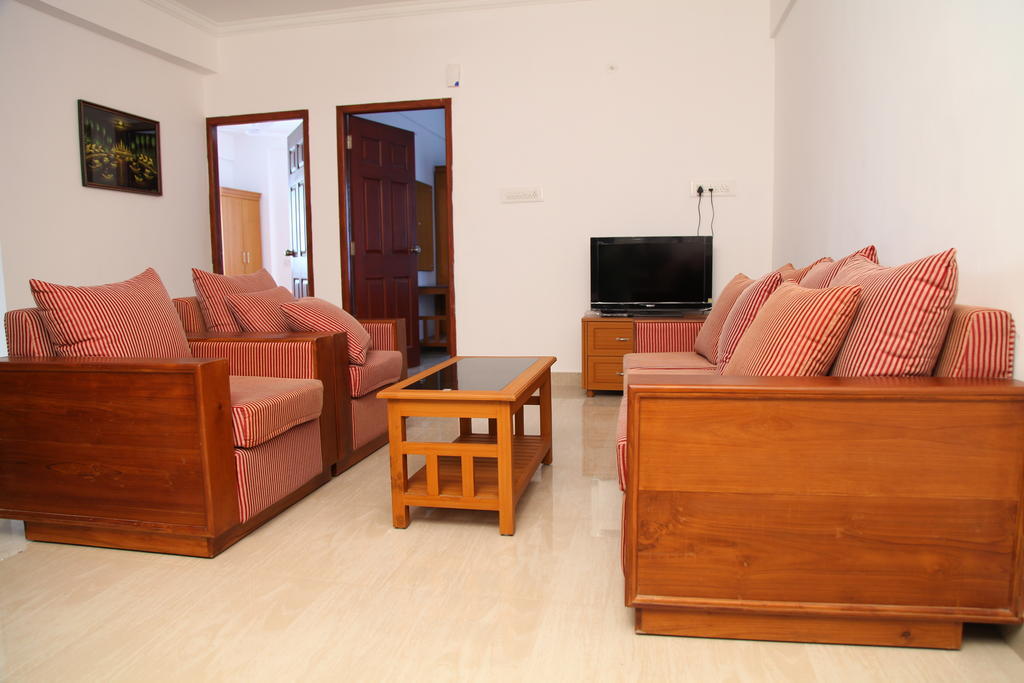 Phils' Residency & Banquets Hotel Kochi Buitenkant foto