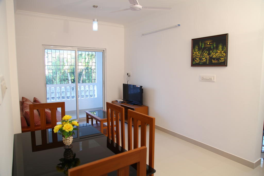 Phils' Residency & Banquets Hotel Kochi Buitenkant foto