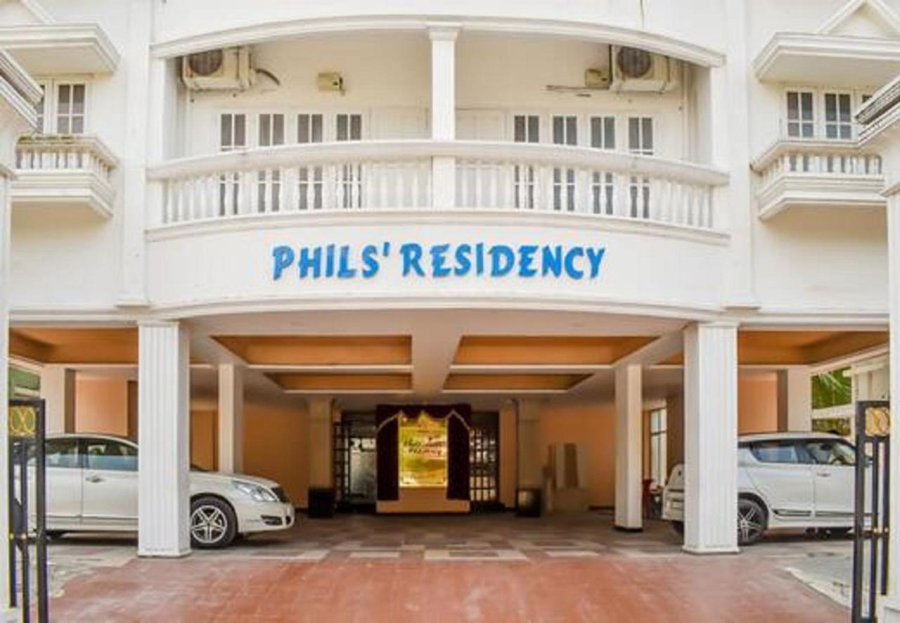 Phils' Residency & Banquets Hotel Kochi Buitenkant foto