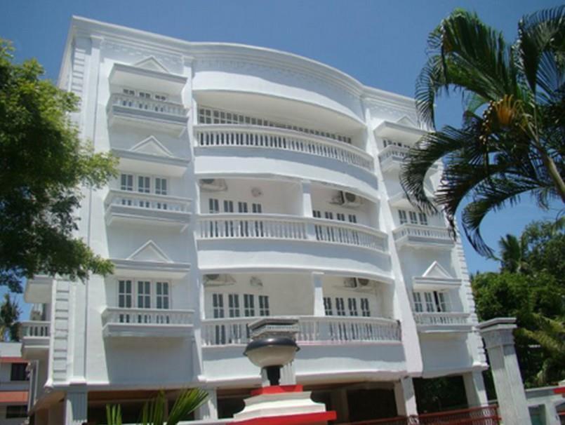 Phils' Residency & Banquets Hotel Kochi Buitenkant foto